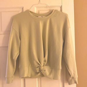 Comfy Magaschoni pullover with cute twist waist